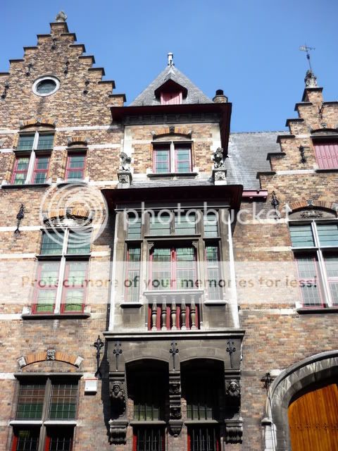 http://i537.photobucket.com/albums/ff333/micou_/bruges/P1050308.jpg?t=1239904210