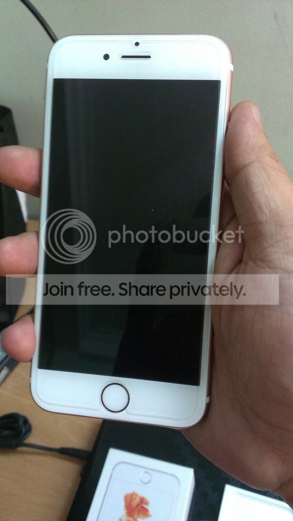 Bán iphone 6s 16g màu Rose new 99,99%, fullbox, hàng tgdđ bh den t12/2016. Giá 15tr - 4