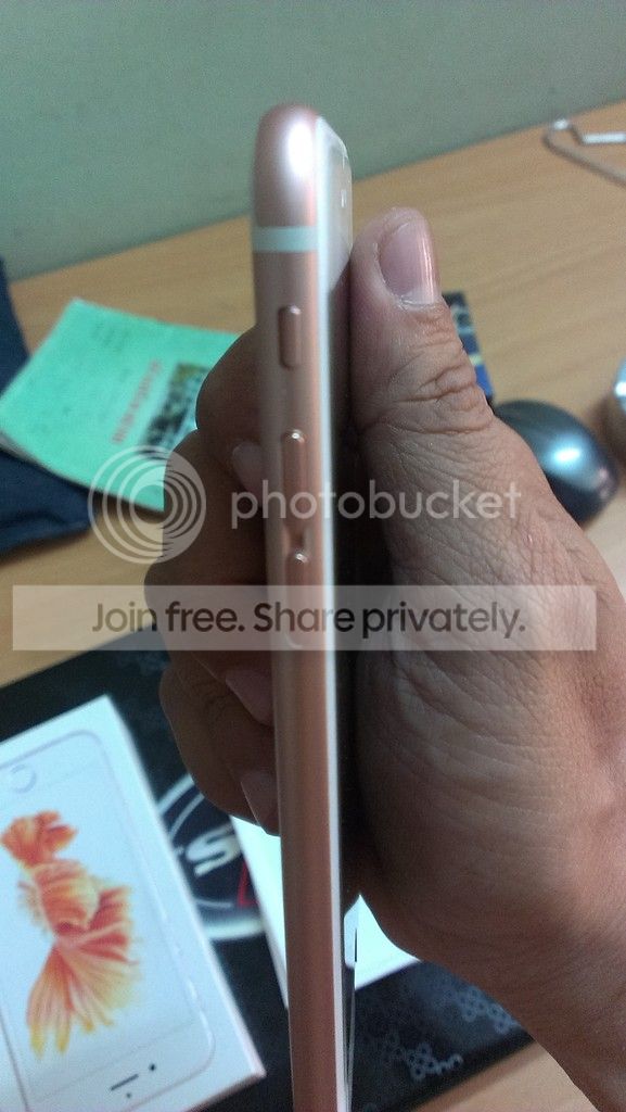 Bán iphone 6s 16g màu Rose new 99,99%, fullbox, hàng tgdđ bh den t12/2016. Giá 15tr - 3